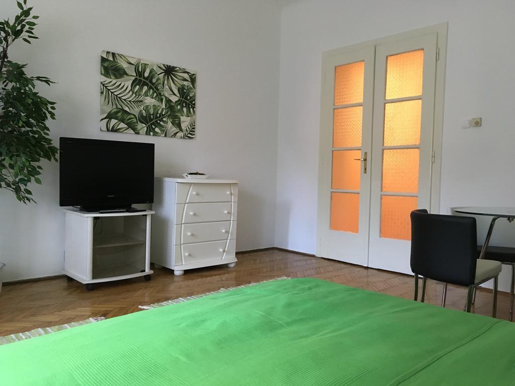 Rosmarinus Apartman Печ Экстерьер фото